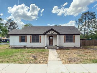 220 College St, Lonoke, AR 72086