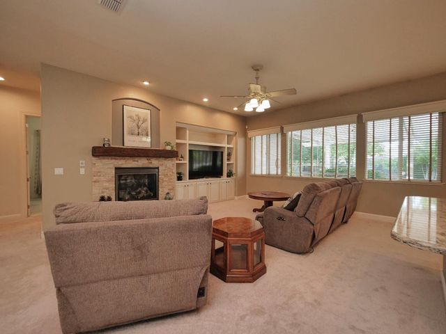 1666 Renpoint Way, Folsom, CA 95630