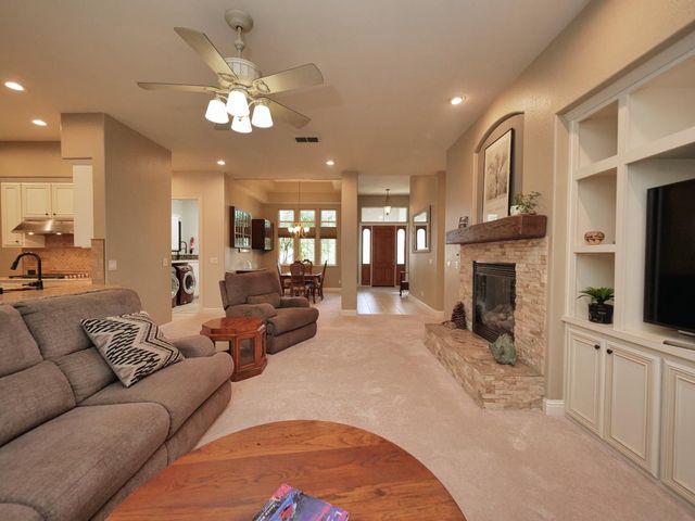 1666 Renpoint Way, Folsom, CA 95630