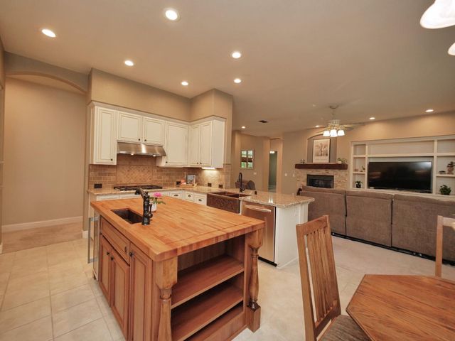 1666 Renpoint Way, Folsom, CA 95630