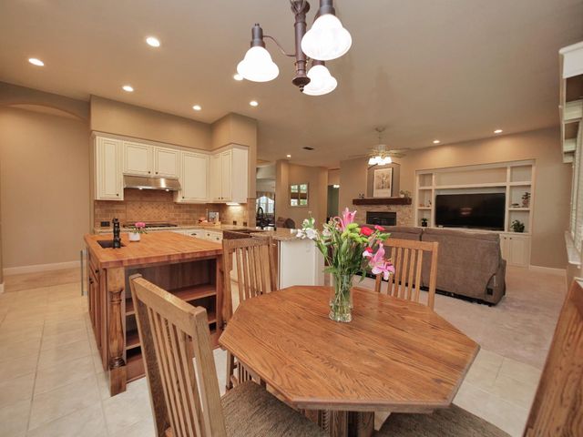 1666 Renpoint Way, Folsom, CA 95630