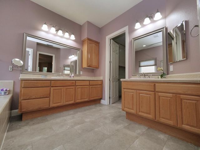 1666 Renpoint Way, Folsom, CA 95630