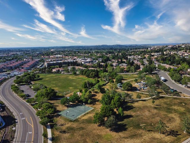 1666 Renpoint Way, Folsom, CA 95630