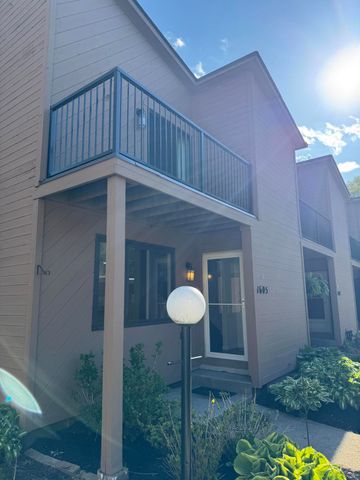 1605 Earthstone Drive, Valparaiso, IN 46383