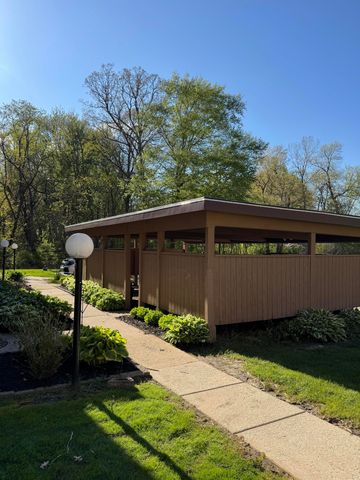 1605 Earthstone Drive, Valparaiso, IN 46383