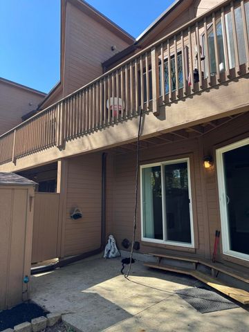 1605 Earthstone Drive, Valparaiso, IN 46383