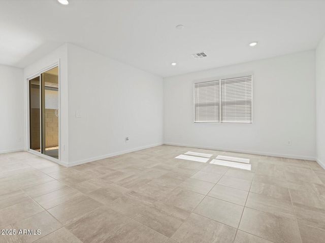 8526 W Saratoga Way, Florence, AZ 85132