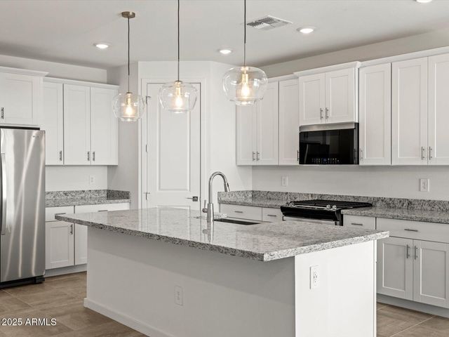 8526 W Saratoga Way, Florence, AZ 85132