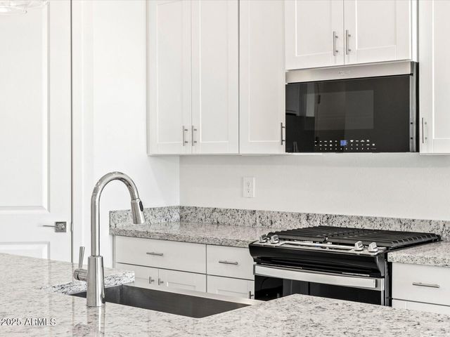 8526 W Saratoga Way, Florence, AZ 85132