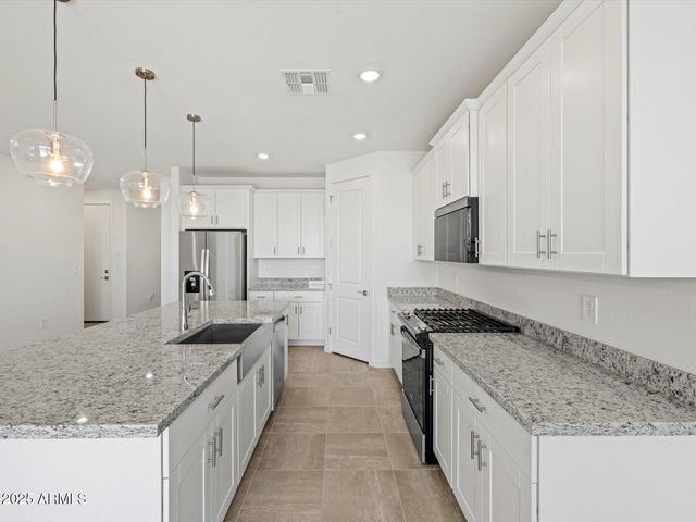 8526 W Saratoga Way, Florence, AZ 85132