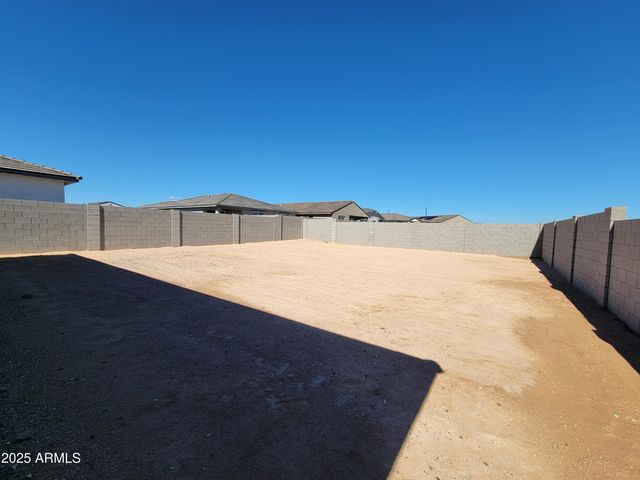 8526 W Saratoga Way, Florence, AZ 85132