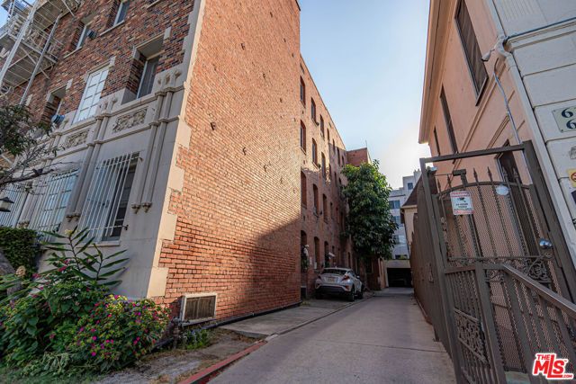 621 S Dunsmuir Avenue, Los Angeles, CA 90036