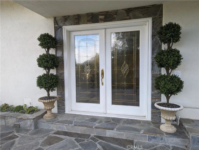 60 Upper Lake Road, Thousand Oaks, CA 91361