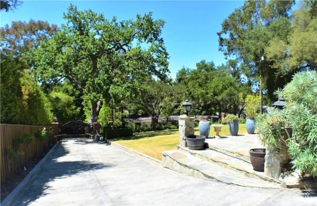 60 Upper Lake Road, Thousand Oaks, CA 91361