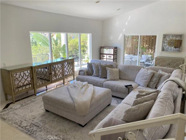 60 Upper Lake Road, Thousand Oaks, CA 91361