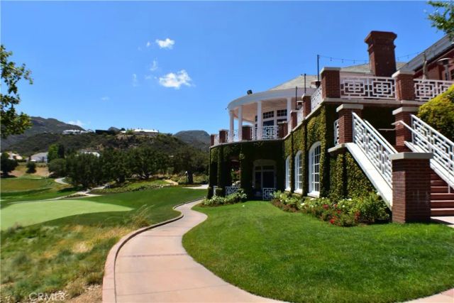 60 Upper Lake Road, Thousand Oaks, CA 91361