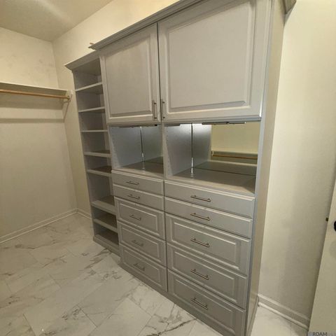 38461 Brown Rd, Prairieville, LA 70769