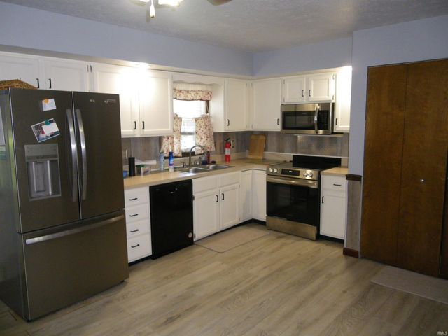10199 Kimberly Lane, Newburgh, IN 47630