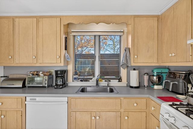 933-935 West Yarmouth Rd, Yarmouth, MA 02675