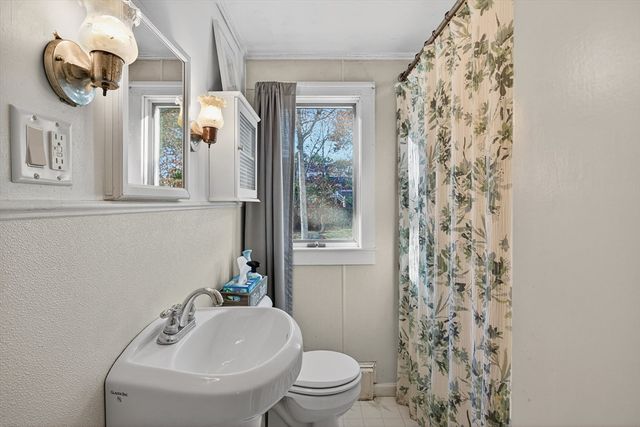 933-935 West Yarmouth Rd, Yarmouth, MA 02675