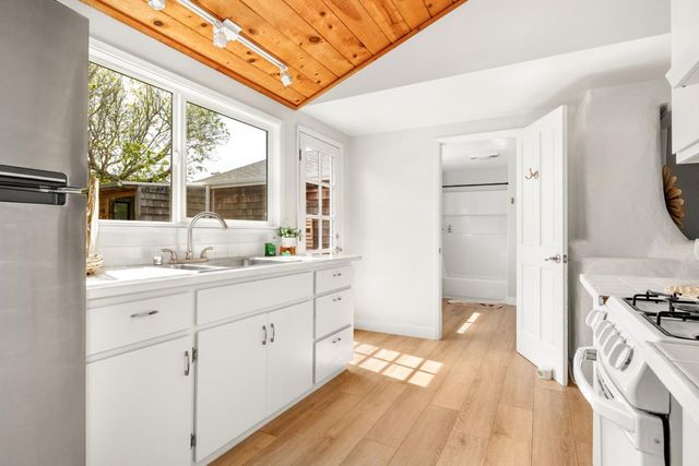 460 Rodriguez Street, Santa Cruz, CA 95062