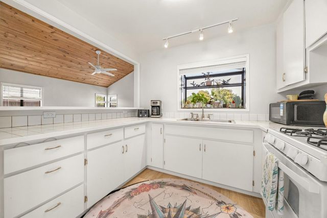 460 Rodriguez Street, Santa Cruz, CA 95062