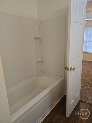 9826 Whitefield Avenue B, Savannah, GA 31406