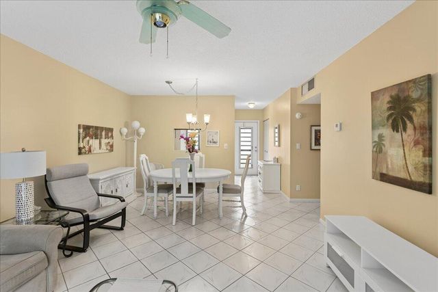 4321 NW 16TH Street C202, Lauderhill, FL 33313