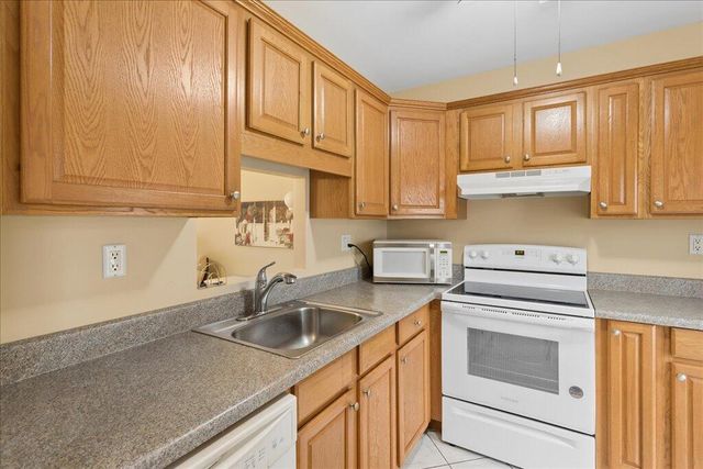 4321 NW 16TH Street C202, Lauderhill, FL 33313