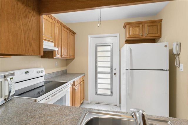 4321 NW 16TH Street C202, Lauderhill, FL 33313