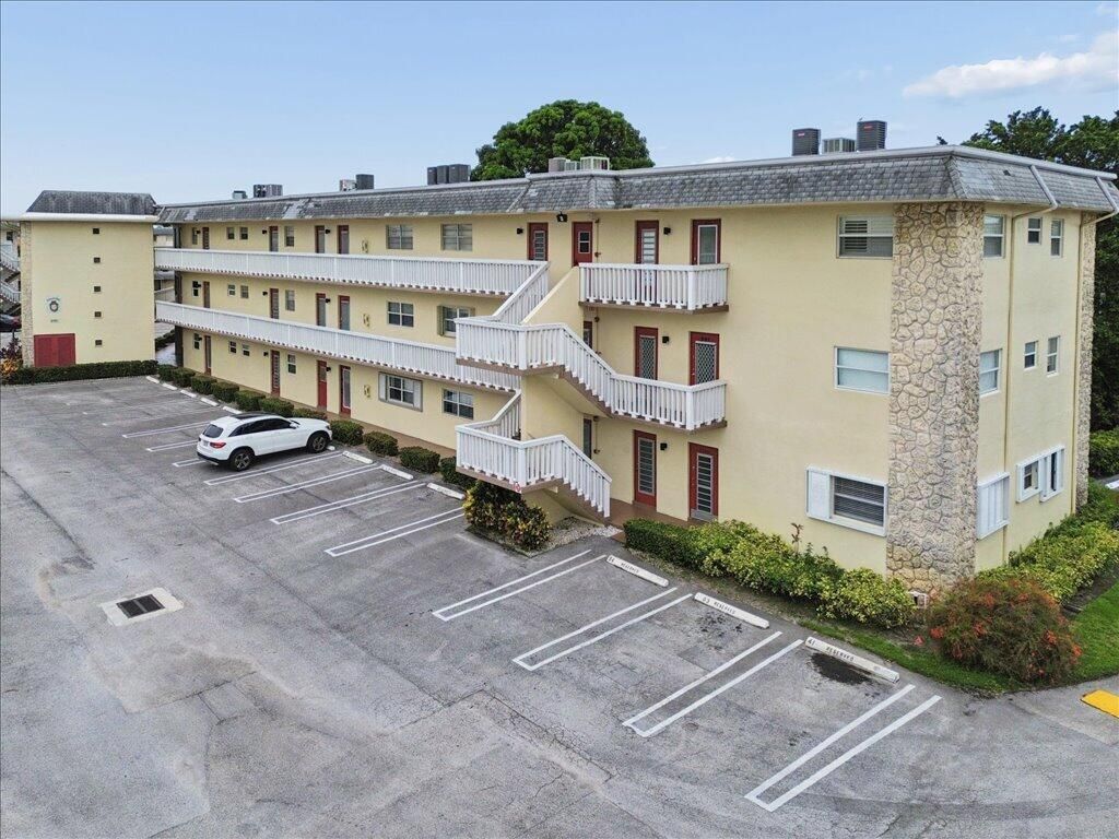 4321 NW 16TH Street C202, Lauderhill, FL 33313