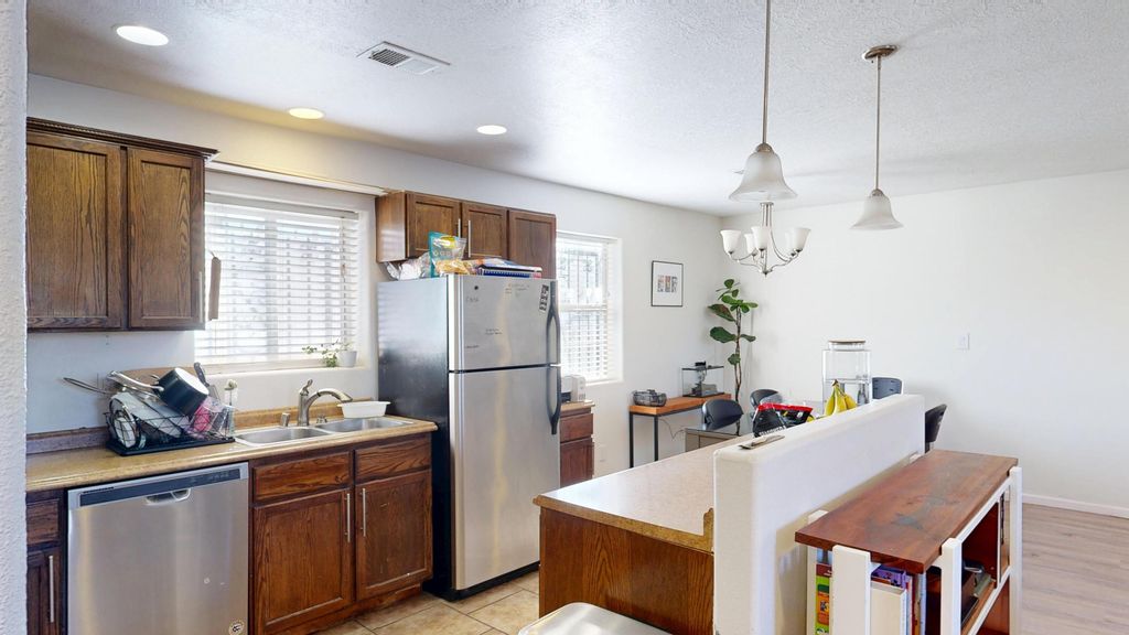 Image 11 of property listing at 1808 William Street SE, Albuquerque, NM 87102