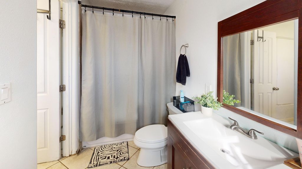 Image 18 of property listing at 1808 William Street SE, Albuquerque, NM 87102