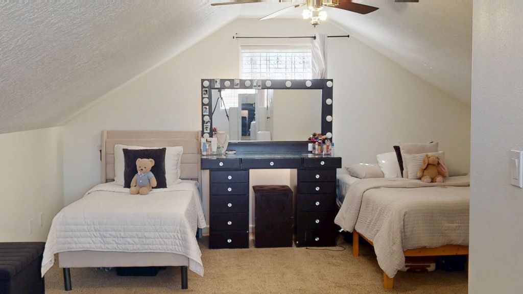 Image 22 of property listing at 1808 William Street SE, Albuquerque, NM 87102