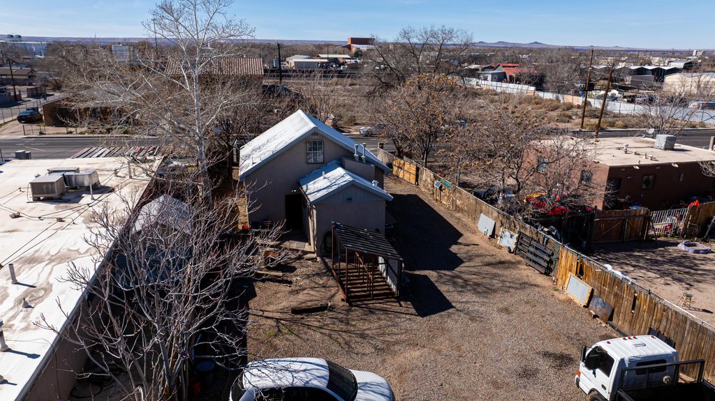 Image 27 of property listing at 1808 William Street SE, Albuquerque, NM 87102