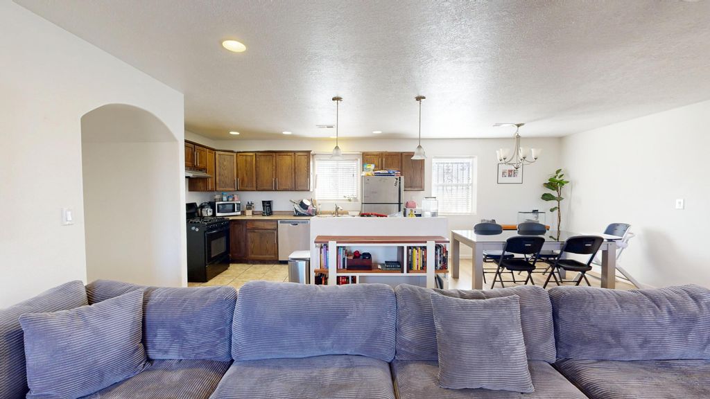 Image 6 of property listing at 1808 William Street SE, Albuquerque, NM 87102