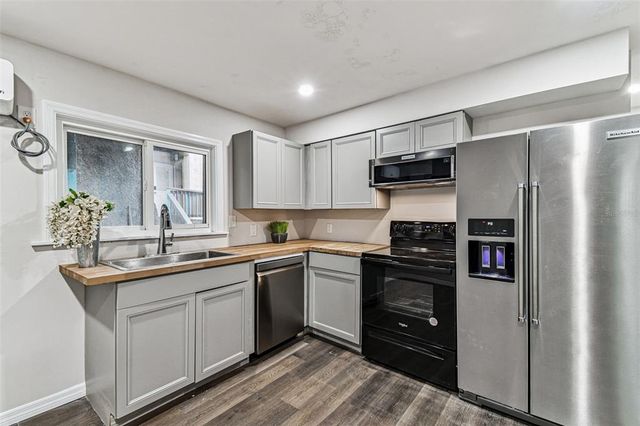 1006 E 26TH AVENUE, Tampa, FL 33605