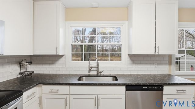 4912 Red Oak Ln, Richmond, VA 23224