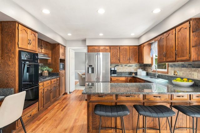 6076 Angel Lane, Lisle, IL 60532