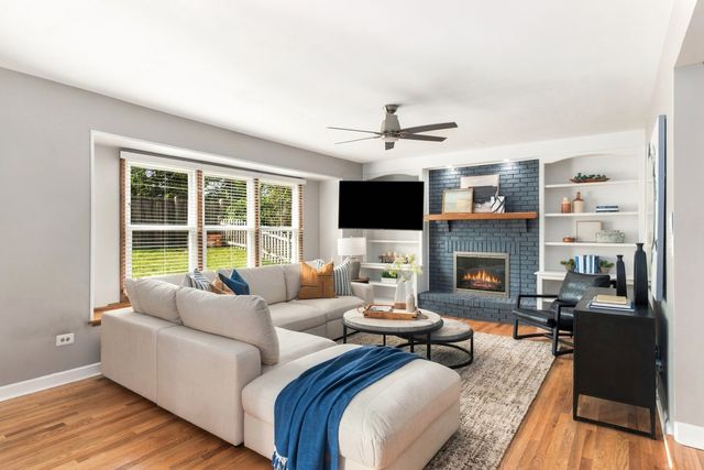 6076 Angel Lane, Lisle, IL 60532