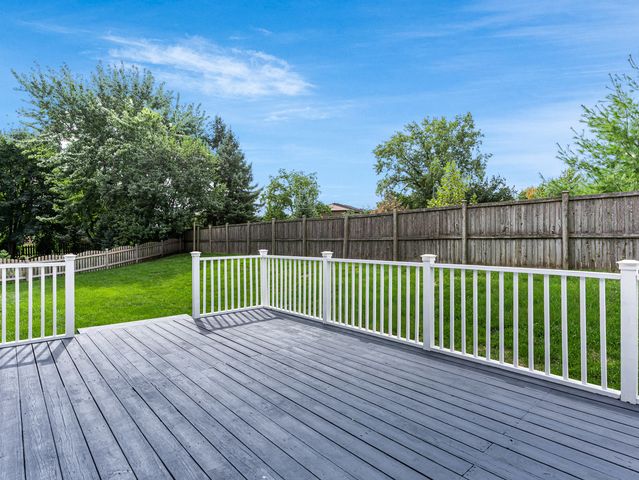 6076 Angel Lane, Lisle, IL 60532