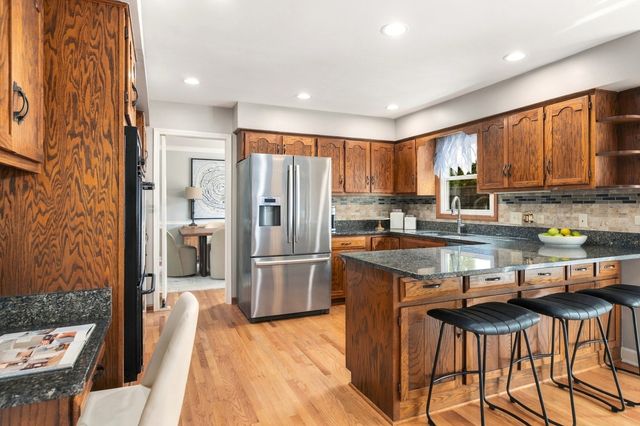 6076 Angel Lane, Lisle, IL 60532