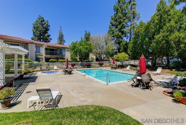 12575 Oaks North Dr 219, San Diego, CA 92128