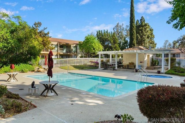 12575 Oaks North Dr 219, San Diego, CA 92128