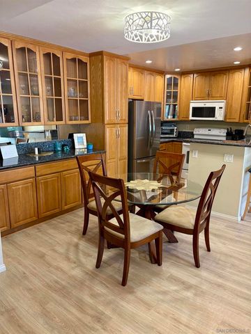 12575 Oaks North Dr 219, San Diego, CA 92128
