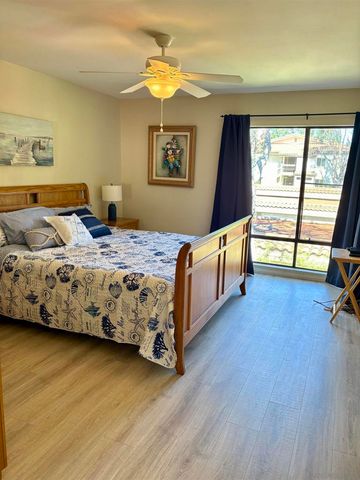 12575 Oaks North Dr 219, San Diego, CA 92128
