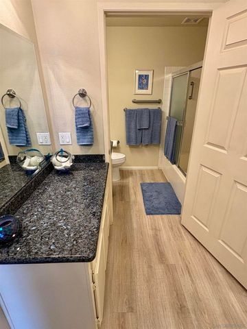 12575 Oaks North Dr 219, San Diego, CA 92128