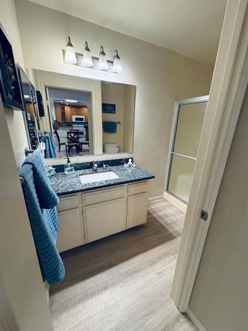 12575 Oaks North Dr 219, San Diego, CA 92128