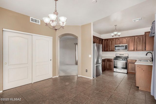 39371 S Cinch Strap Place, Tucson, AZ 85739