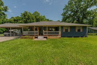 129 County Road 2063, Hull, TX 77564